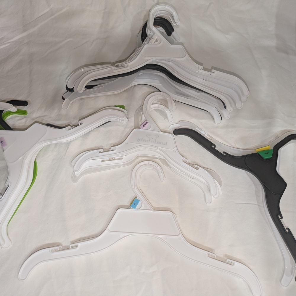 Multi-Color Plastic Clothes Hangers Set